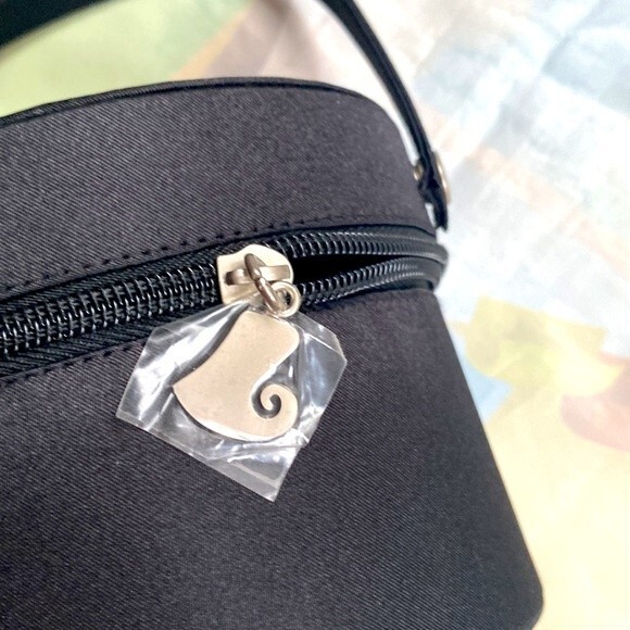 Mary Kay Makeup Cosmetics Round Embroidered Bag Case Detachable Handle - Picture 3 of 10